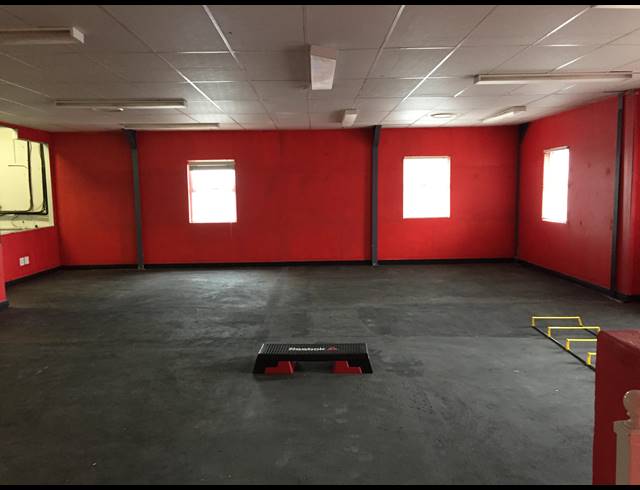 395M² WAREHOUSE RENTED IN WESTLAKE